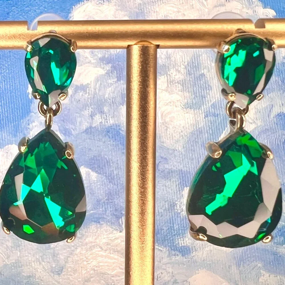 Angelina Jolie-Inspired Dangling Emerald Green Rhinestone Earrings on Gold - Picture 2 of 4